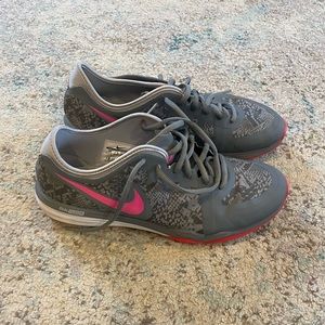 Women’s Nike size 10 shoes, gray snake print with hot pink dual fusion